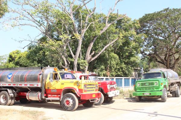 POR FENOMENO DE EL NIÑO, AQSUR-AQUALIA PONE EN MARCHA PLAN DE CONTINGENCIA CON CARRO TANQUES EN CAMPO DE LA CRUZ