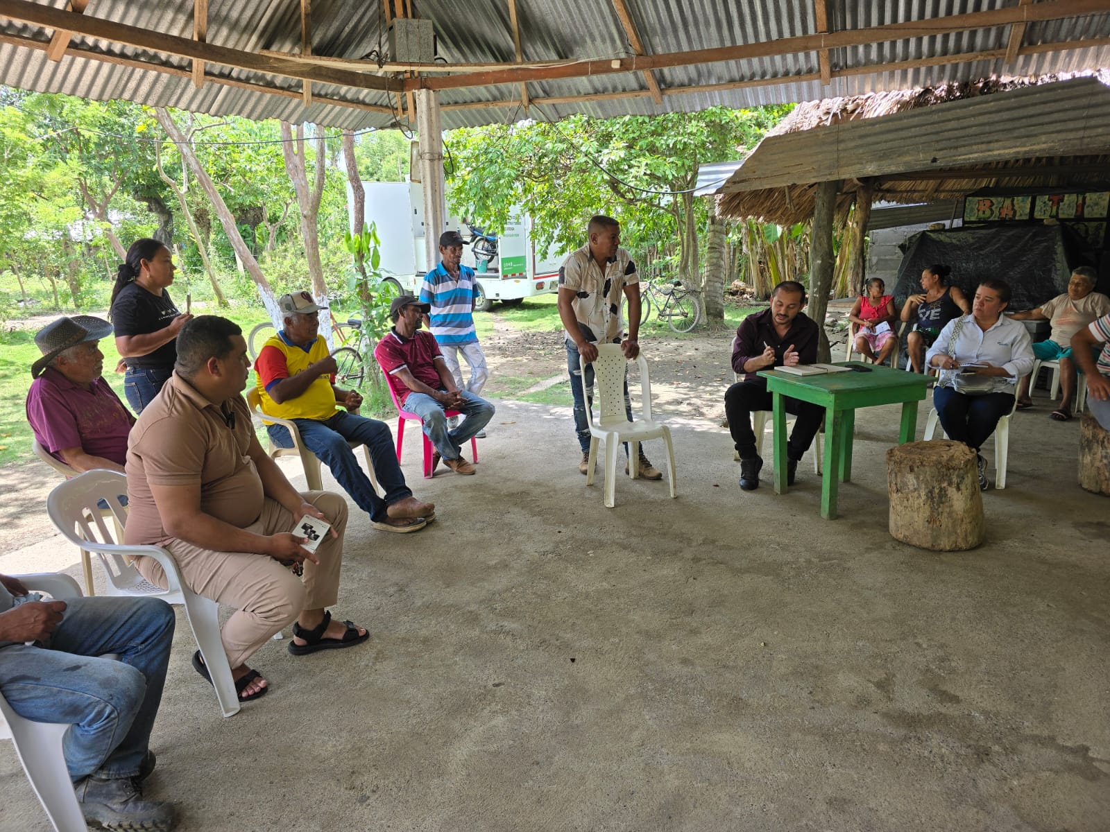 El equipo técnico y social de Aqualia se reunió con la comunidad de Los Venados - Campanito.