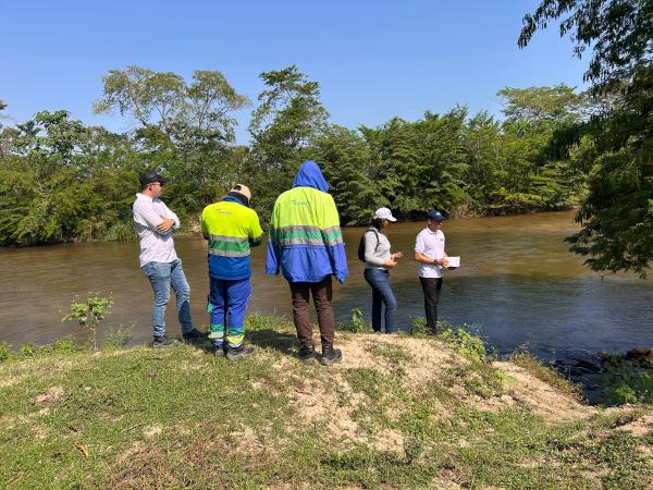 Aqualia, Alcaldía y Corpamag inspeccionan posible vertimiento al río Fundación