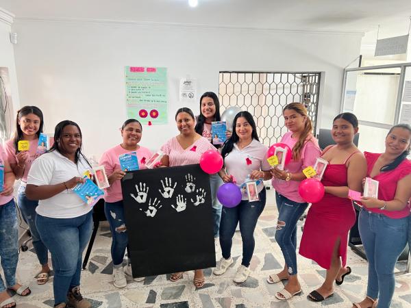 Aqualia se une a la lucha contra el cáncer de mama con jornadas de sensibilización en todo el país
