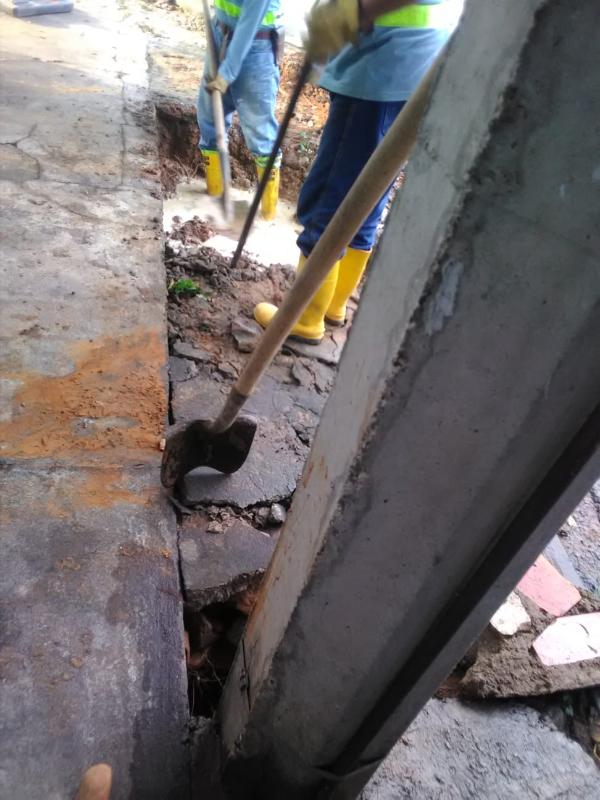 Aqualia realiza reparación de la red de acueducto que suministra el servicio del barrio la Palmita